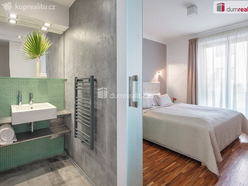 Pronájem bytu 2+kk 45 m^2 Holečkova, Praha 5 