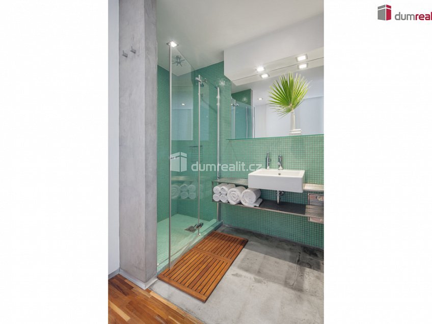 Pronájem bytu 2+kk 45 m^2 Holečkova, Praha 5 