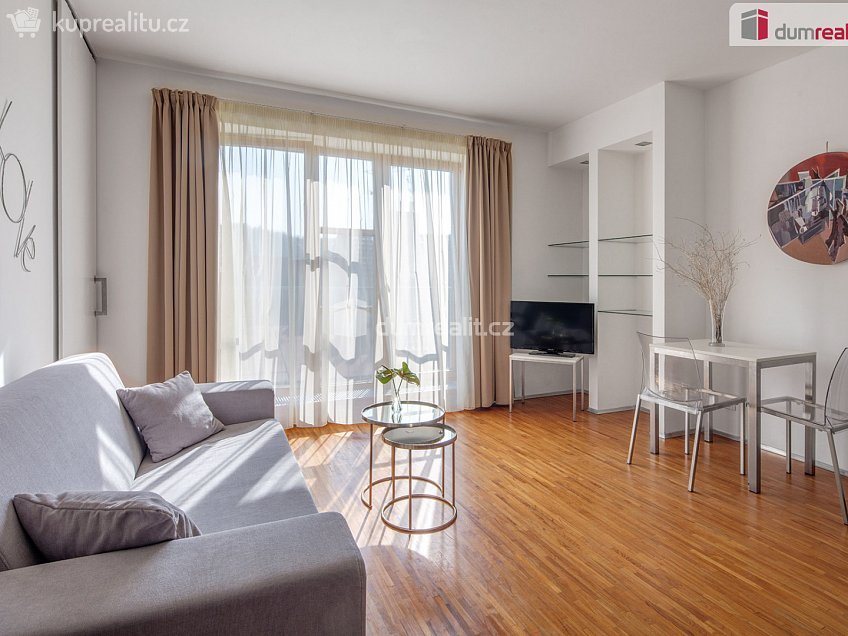 Pronájem bytu 2+kk 45 m^2 Holečkova, Praha 5 