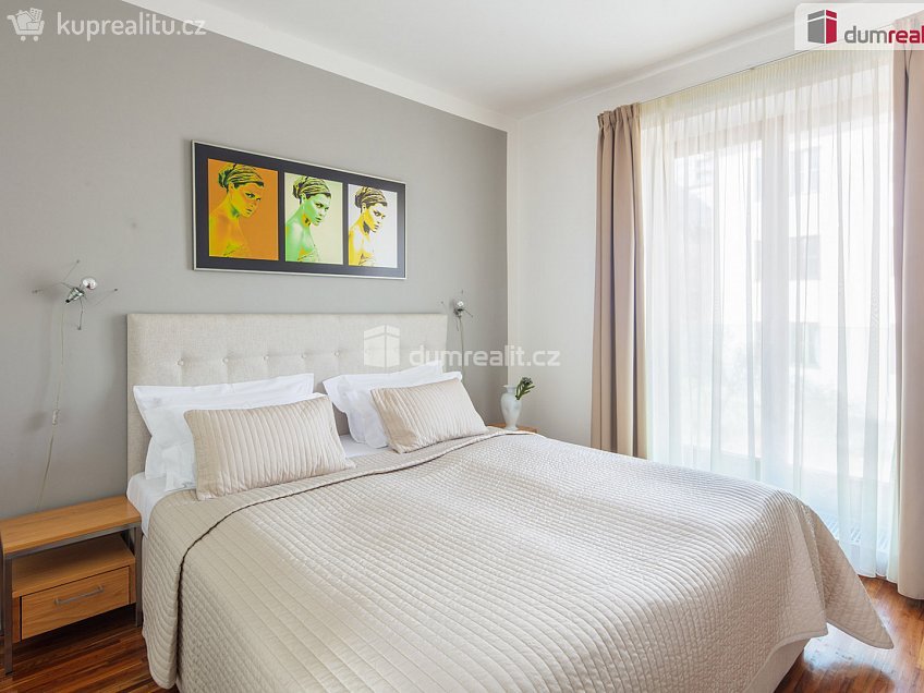 Pronájem bytu 2+kk 45 m^2 Holečkova, Praha 5 