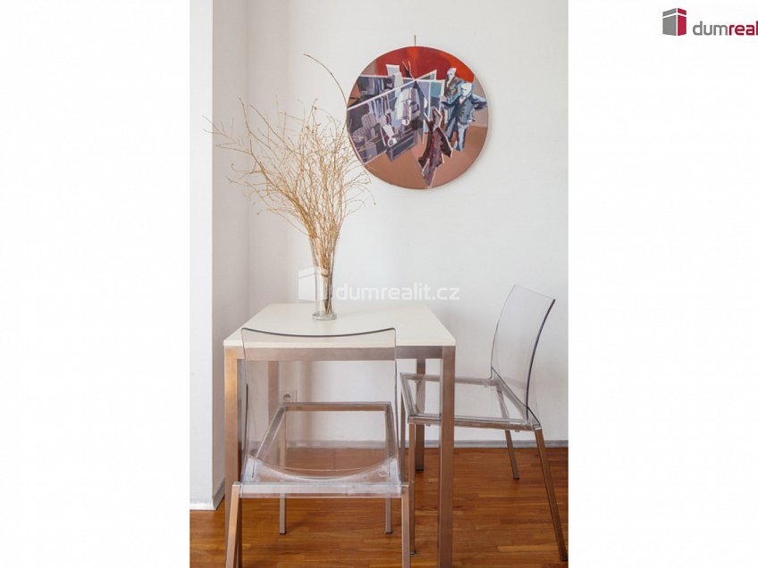 Pronájem bytu 2+kk 45 m^2 Holečkova, Praha 5 