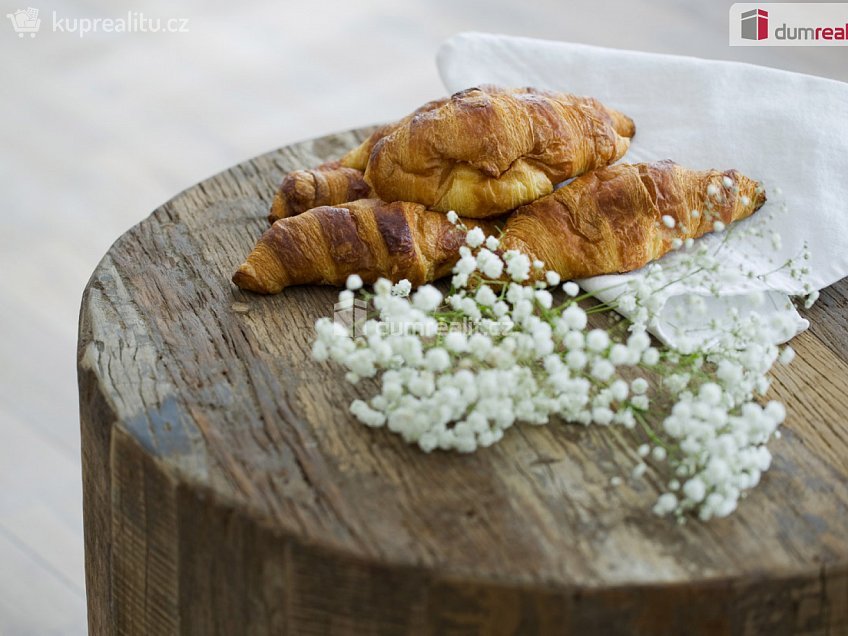 Pronájem bytu 2+kk 53 m^2 Plzeňská, Praha 5 