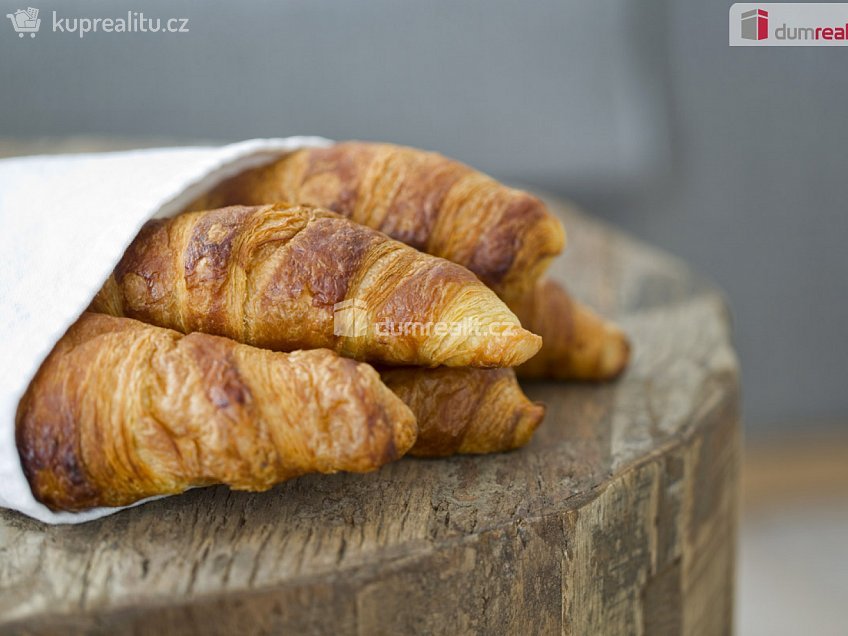 Pronájem bytu 2+kk 53 m^2 Plzeňská, Praha 5 