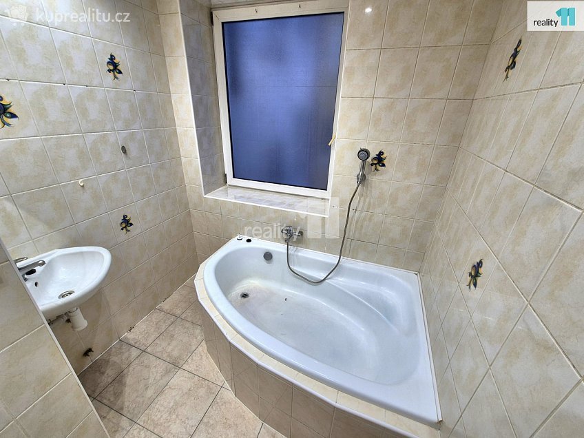 Pronájem bytu 1+1 62 m^2 Mikulášská, Aš 