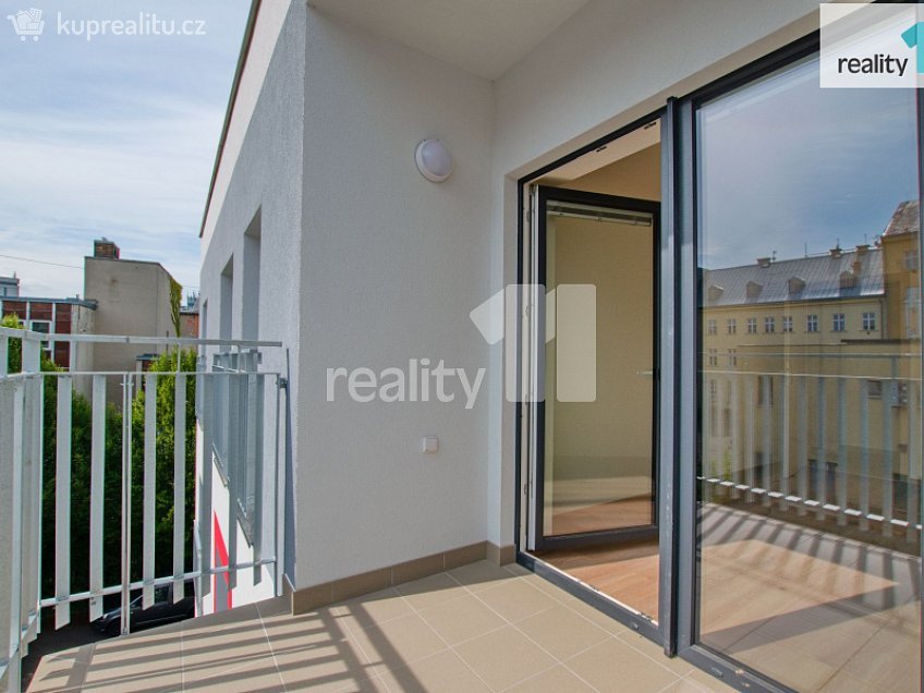 Pronájem bytu 2+kk 74 m^2 Papírová, Liberec 