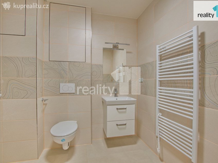 Pronájem bytu 2+kk 74 m^2 Papírová, Liberec 