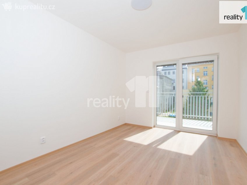 Pronájem bytu 2+kk 74 m^2 Papírová, Liberec 