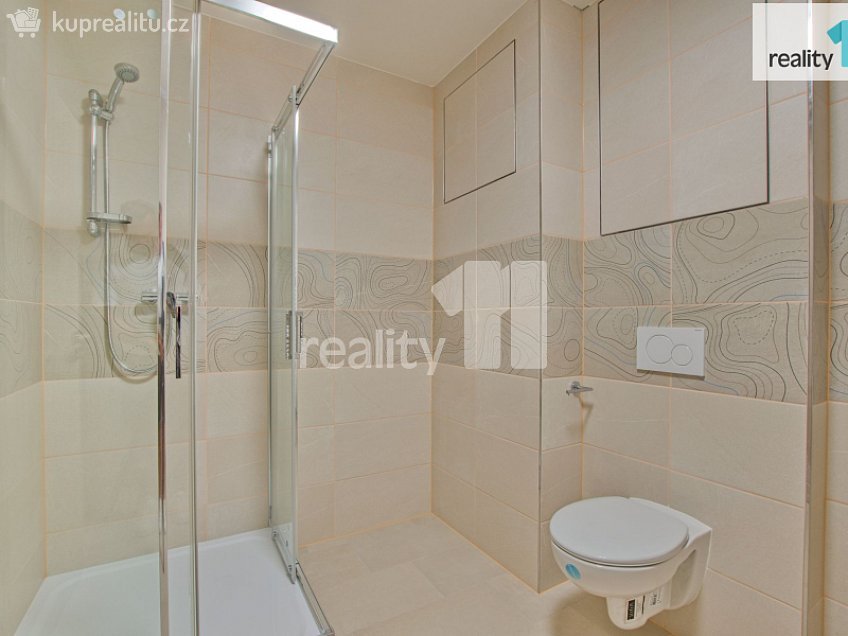 Pronájem bytu 2+kk 74 m^2 Papírová, Liberec 