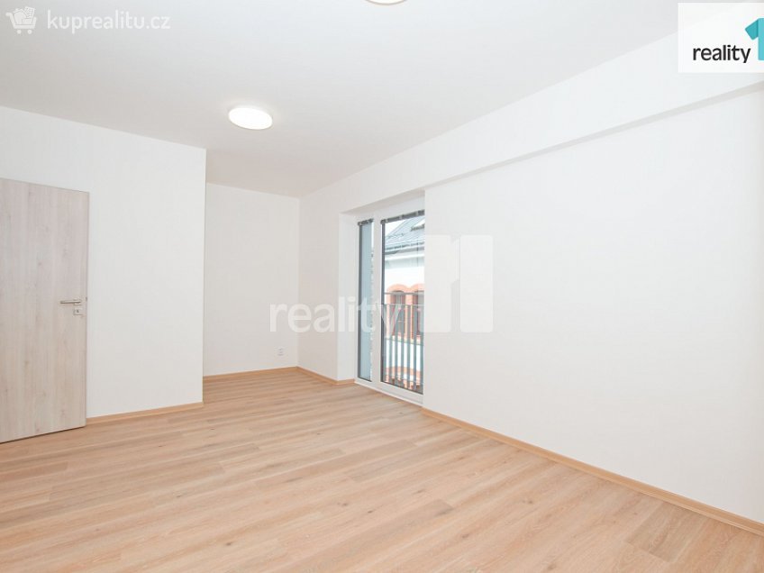 Pronájem bytu 2+kk 74 m^2 Papírová, Liberec 