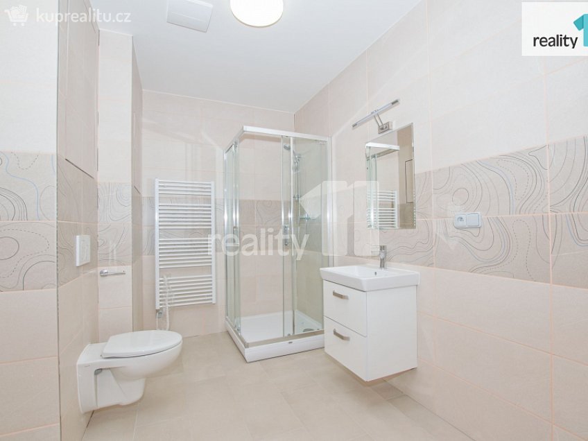 Pronájem bytu 2+kk 74 m^2 Papírová, Liberec 