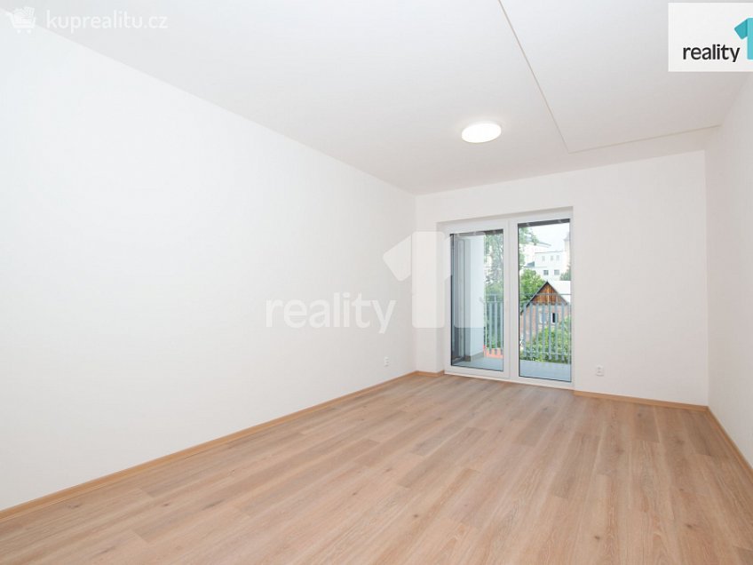 Pronájem bytu 2+kk 74 m^2 Papírová, Liberec 