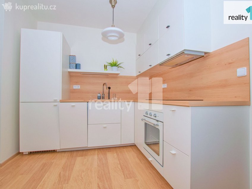 Pronájem bytu 2+kk 57 m^2 Kladenská, Liberec 