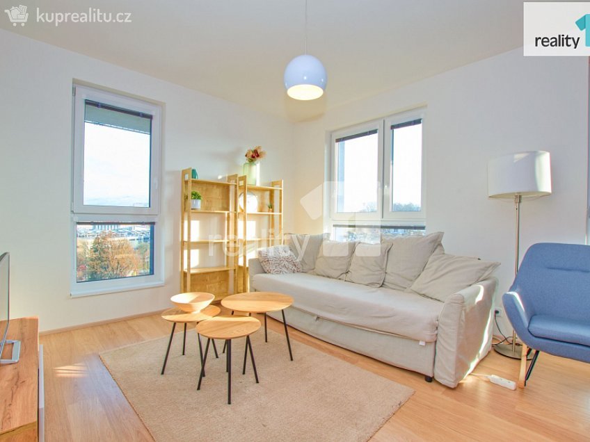 Pronájem bytu 2+kk 57 m^2 Kladenská, Liberec 