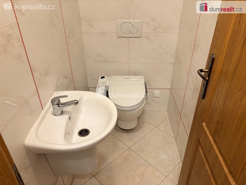 Pronájem bytu 5 a více 160 m^2 Kosmákova, Hustopeče 