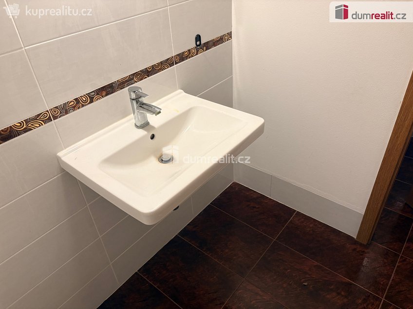 Pronájem bytu 5 a více 160 m^2 Kosmákova, Hustopeče 