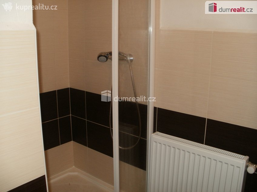 Pronájem bytu 2+1 45 m^2 Branky, Branky 
