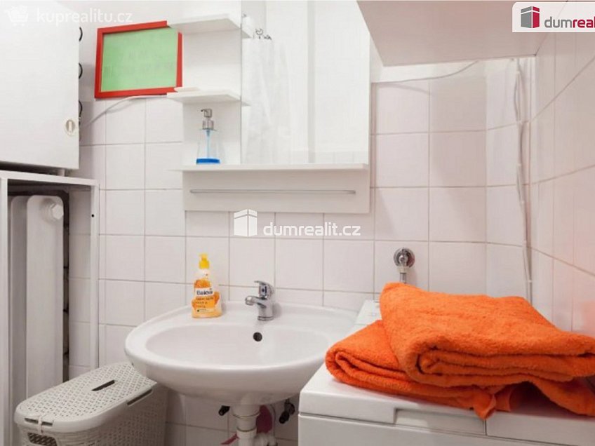 Pronájem bytu 1+kk 35 m^2 Příčná, Praha 1 