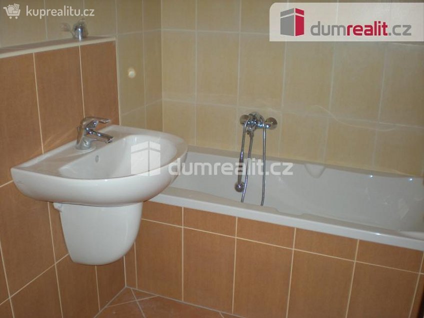 Pronájem bytu 2+kk 58 m^2 Petržílkova, Praha 13 