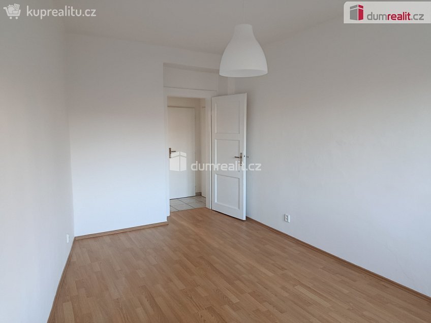 Pronájem bytu 1+kk 23 m^2 Týmlova, Praha 4 