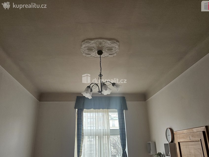 Pronájem bytu 2+kk 44 m^2 Slezská, Praha 3 