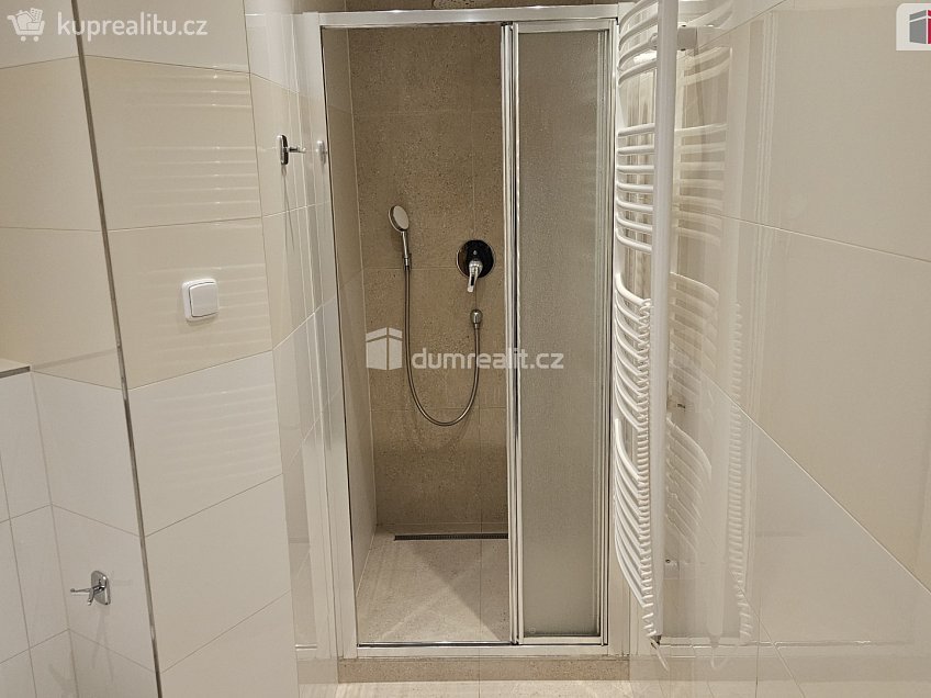 Pronájem bytu 2+kk 44 m^2 Slezská, Praha 3 