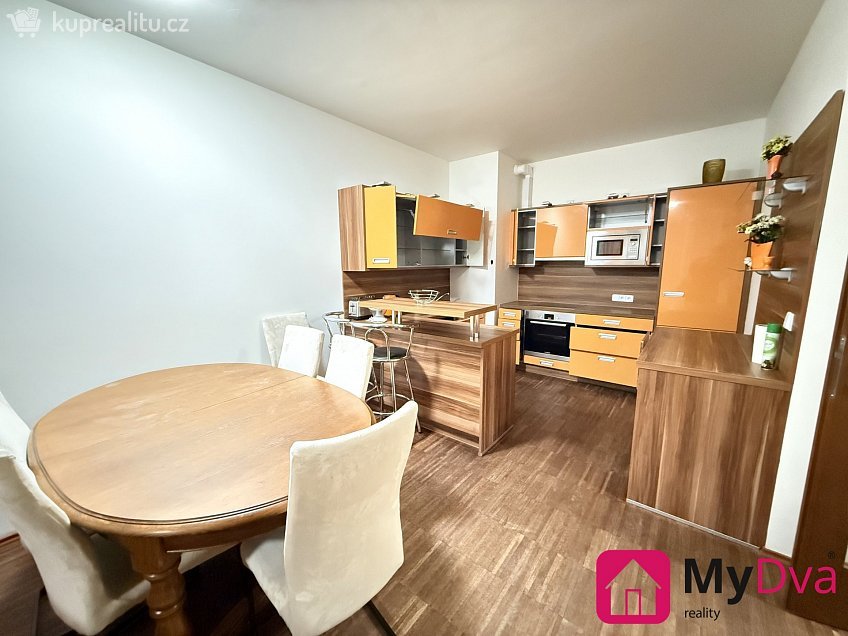 Pronájem bytu 2+kk 74 m^2 Jeremiášova, Praha 