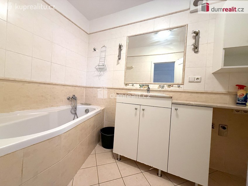 Pronájem bytu 2+kk 58 m^2 Sadová, Uherské Hradiště 