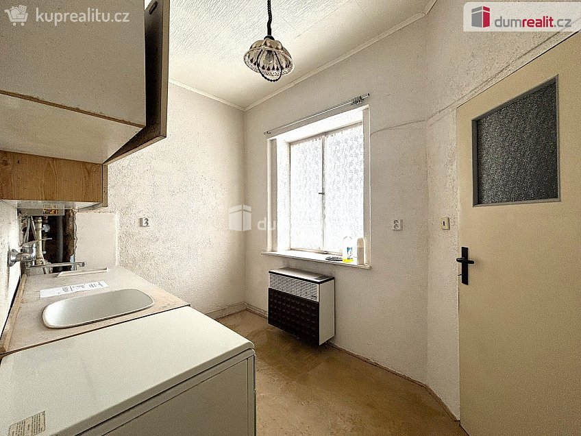 Prodej bytu 1+1 35 m^2 Tovární, Aš 