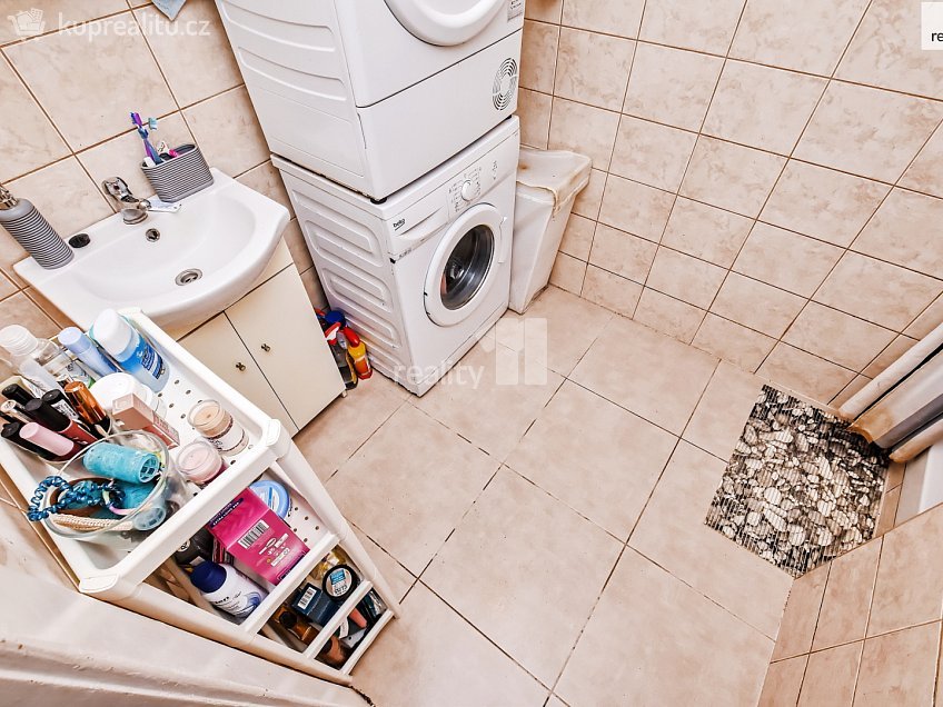 Prodej bytu 2+kk 38 m^2 Zoubkova, Praha 5 