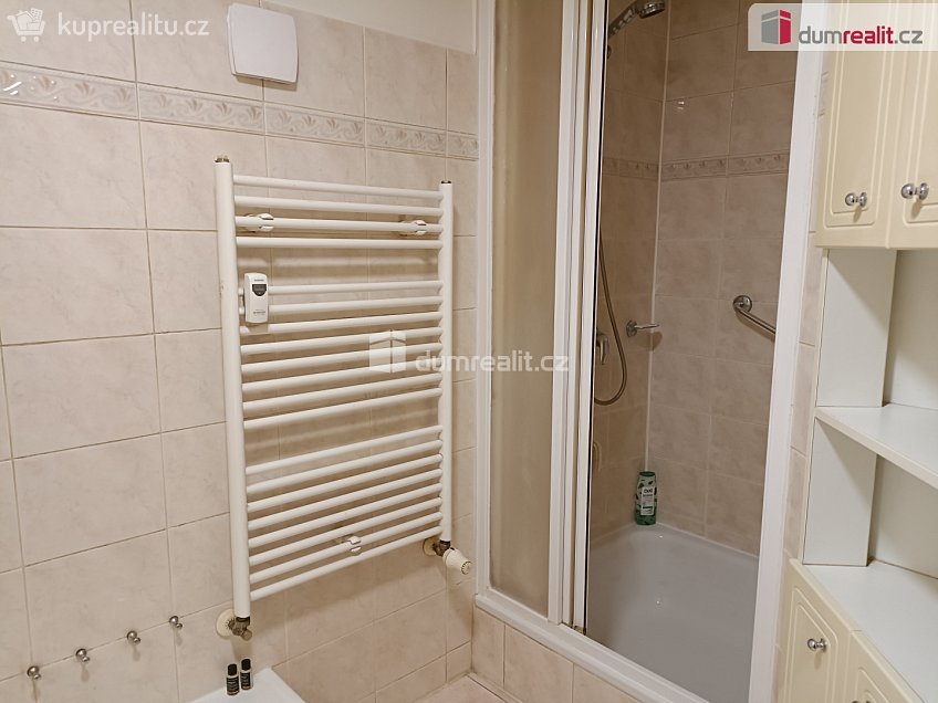 Pronájem bytu 4+1 91 m^2 Na Třebešíně, Praha 10 