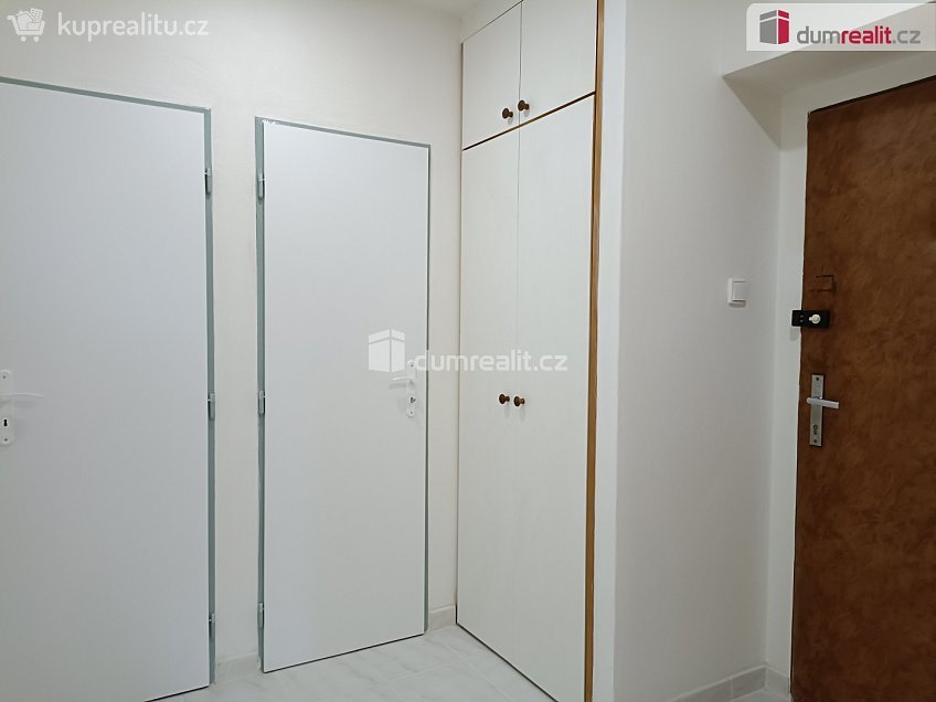 Pronájem bytu 4+1 91 m^2 Na Třebešíně, Praha 10 