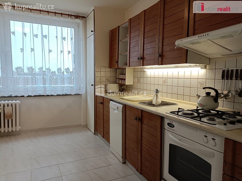 Pronájem bytu 4+1 91 m^2 Na Třebešíně, Praha 10 