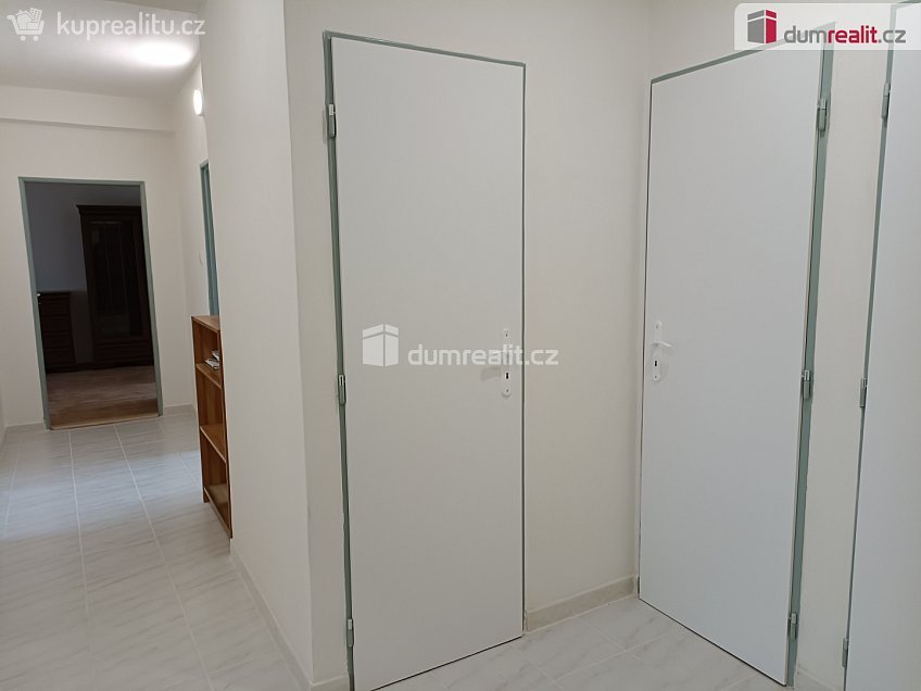 Pronájem bytu 4+1 91 m^2 Na Třebešíně, Praha 10 