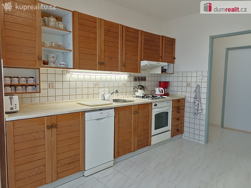 Pronájem bytu 4+1 91 m^2 Na Třebešíně, Praha 10 