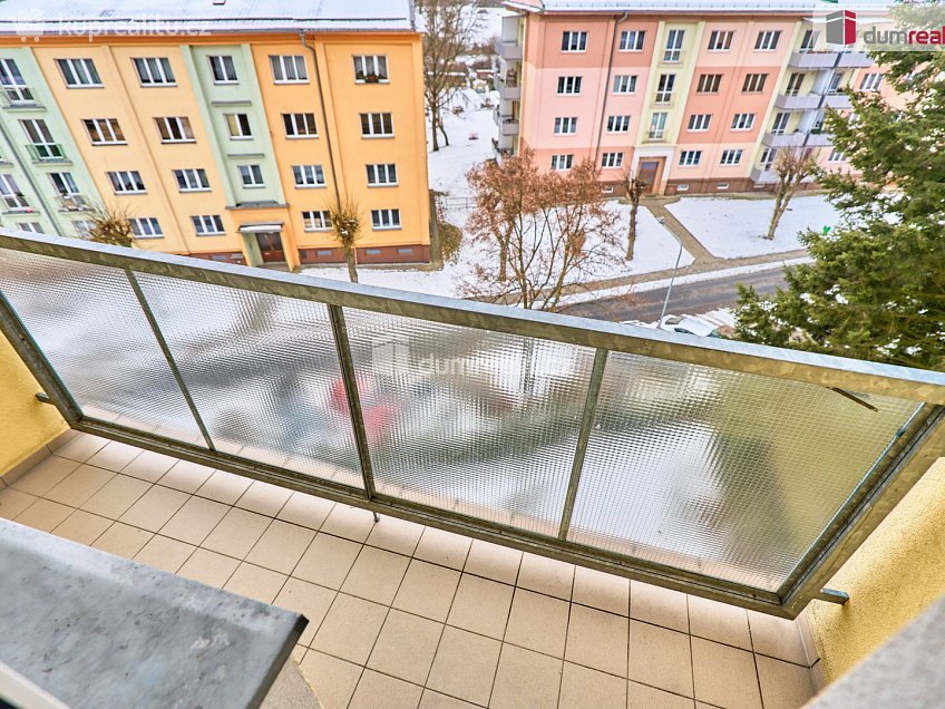 Prodej bytu 2+1 45 m^2 Školní, Nová Role 