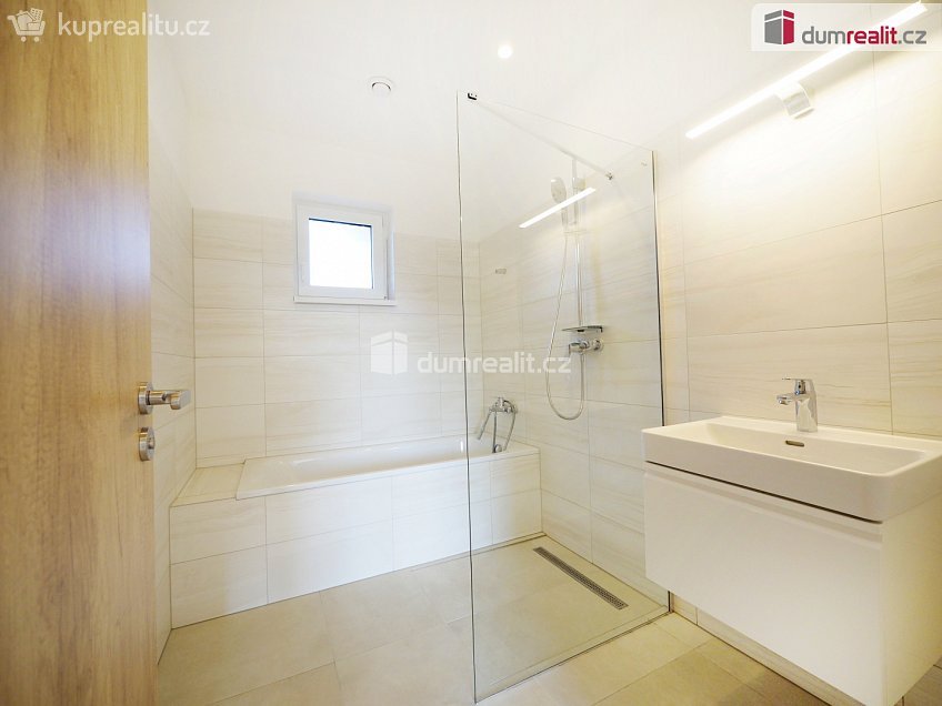 Pronájem  rodinného domu 90 m^2 Jasanová, Mělník 