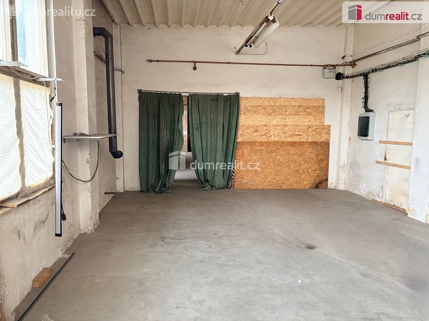 Pronájem  skladu 130 m^2 Husova, Podivín 