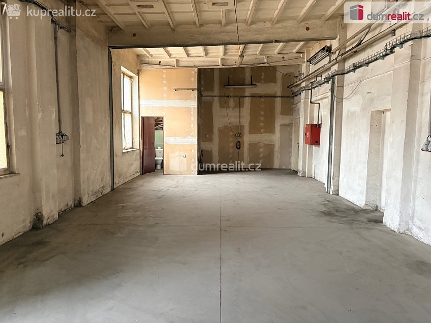 Pronájem  skladu 130 m^2 Husova, Podivín 