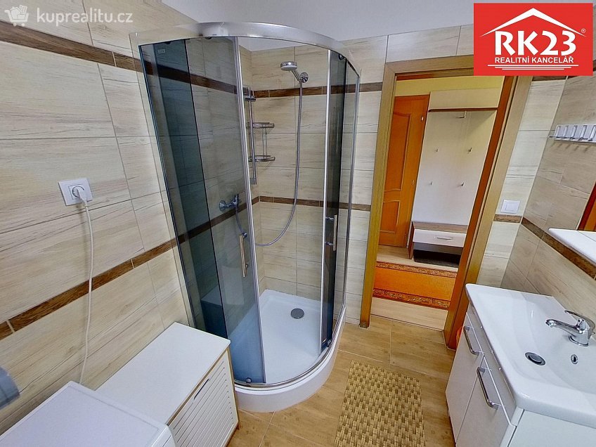 Prodej  rodinného domu 170 m^2 Na Stráni 119, Valy 