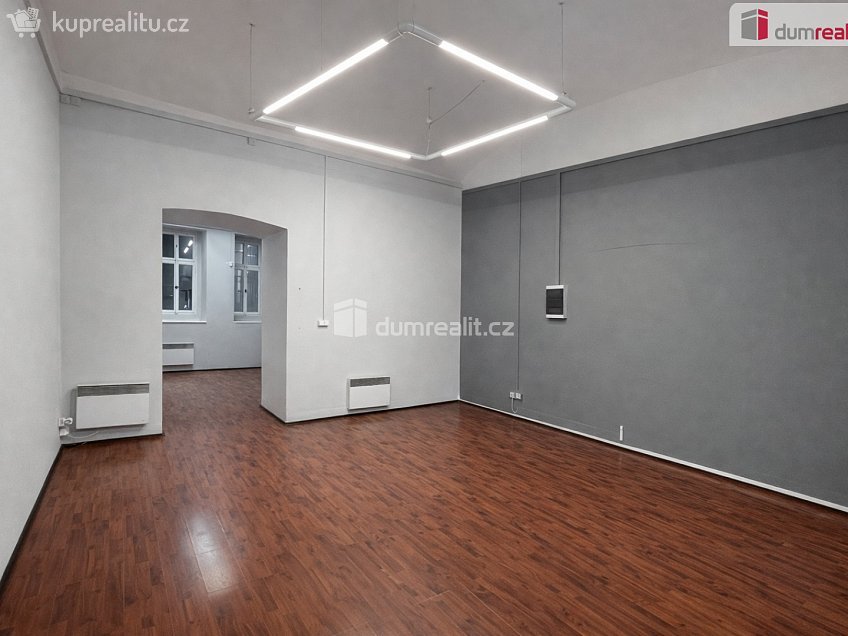 Pronájem  obchodních prostor 50 m^2 Lidická, Praha 5 