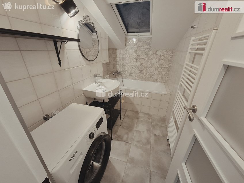 Pronájem bytu 2+1 59 m^2 Lužická, Hoštka 