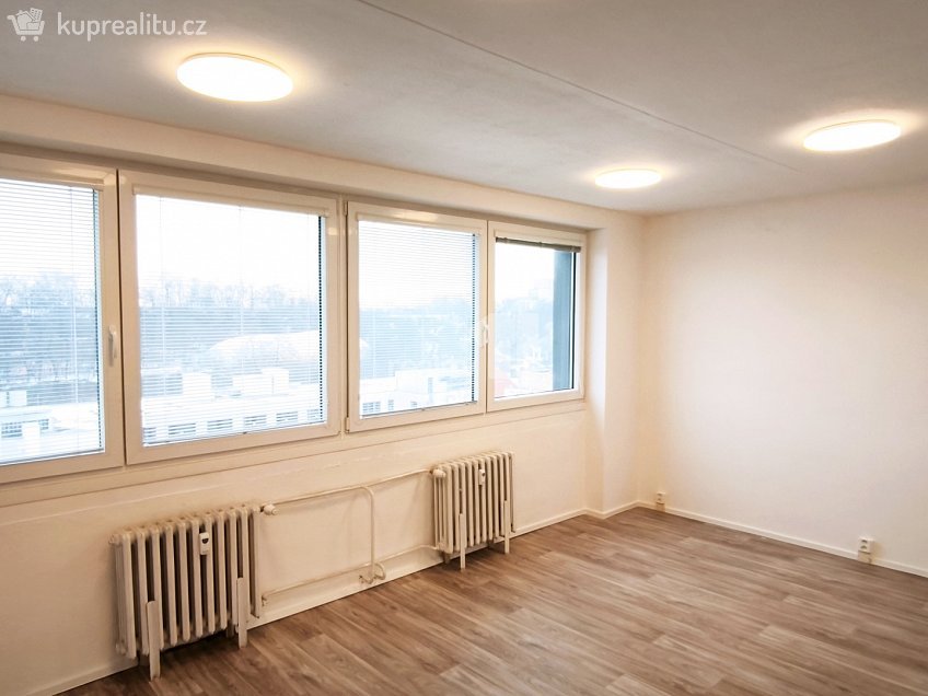 Pronájem bytu 2+1 68 m^2 Praha 3, Praha 3 