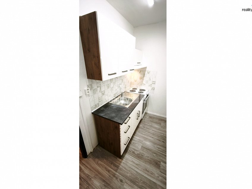 Pronájem bytu 2+1 68 m^2 Praha 3, Praha 3 