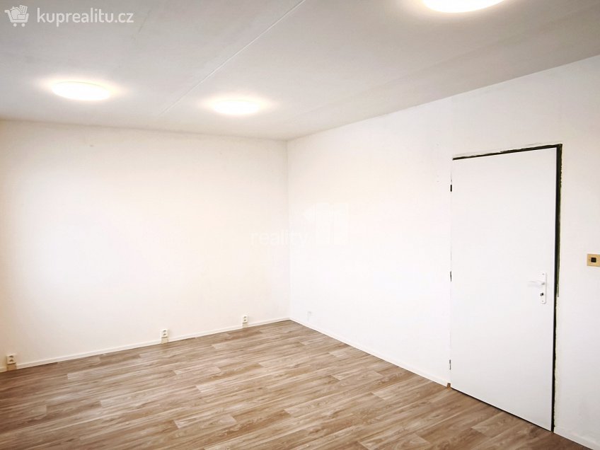 Pronájem bytu 2+1 68 m^2 Praha 3, Praha 3 