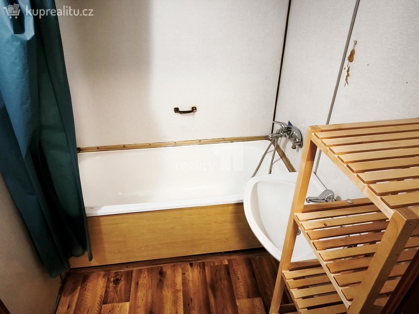 Pronájem bytu 2+1 68 m^2 Praha 3, Praha 3 