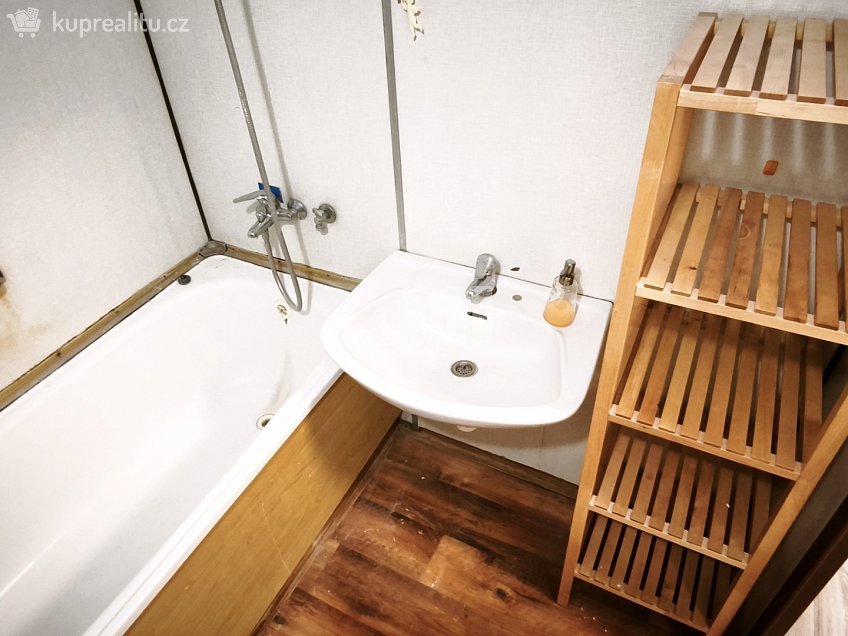 Pronájem bytu 2+1 68 m^2 Praha 3, Praha 3 