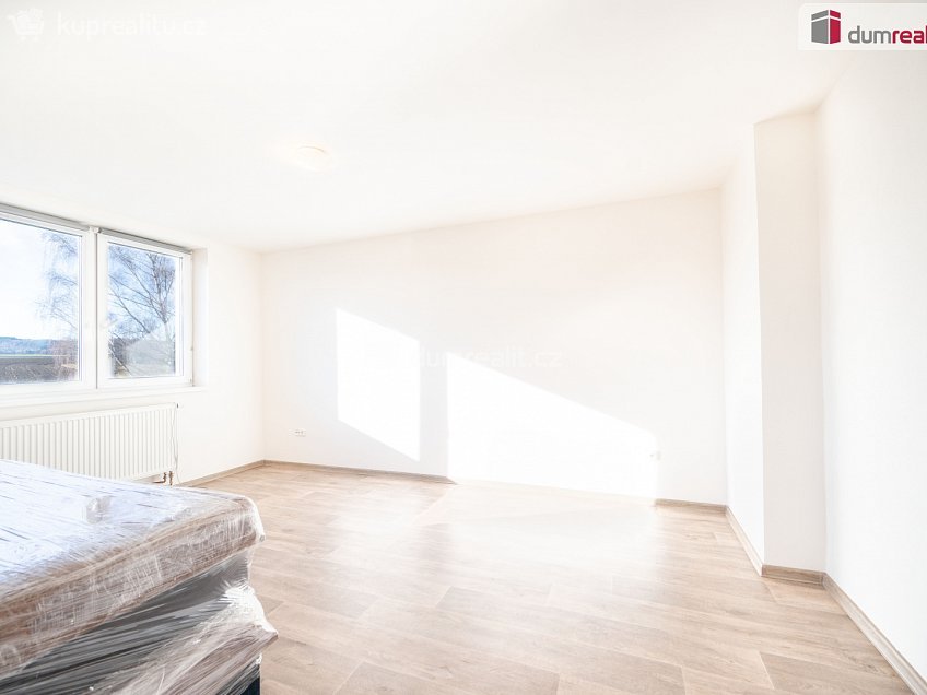 Pronájem bytu 2+1 45 m^2 Mirkovice, Mirkovice 