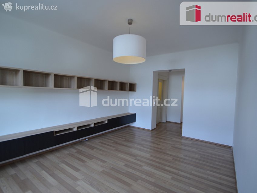 Pronájem bytu 2+1 68 m^2 U Nikolajky, Praha 5 