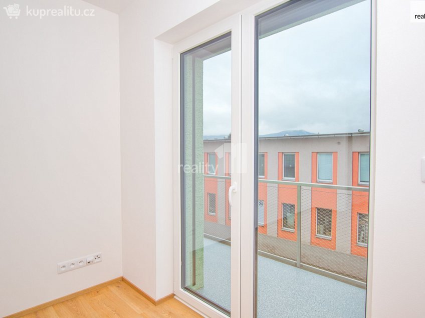 Pronájem bytu 2+kk 57 m^2 Londýnská, Liberec 