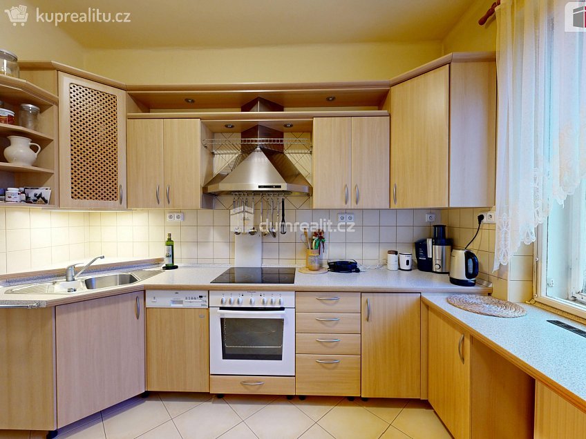 Prodej  rodinného domu 270 m^2 Hobzíkova, Opava 